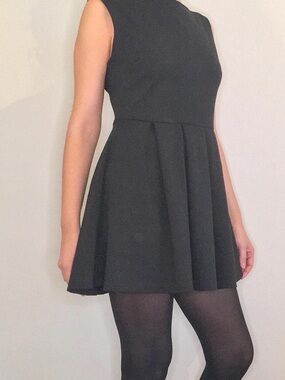 Mini Black Sleeveless Pleated Formal Dress Gold Zipper No liner